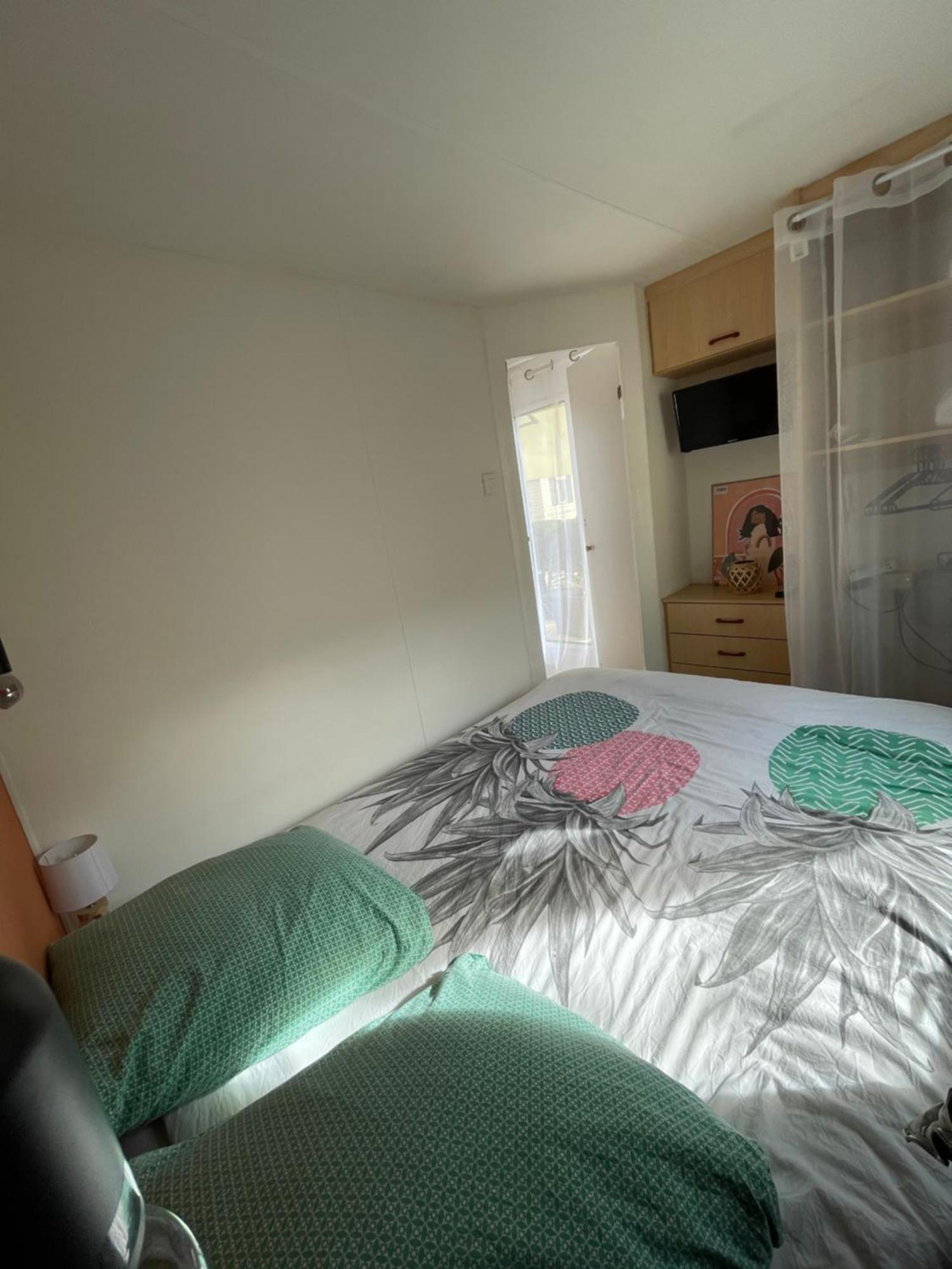 Camping Des Acacias Saint-Paulet-de-Caisson Bagian luar foto