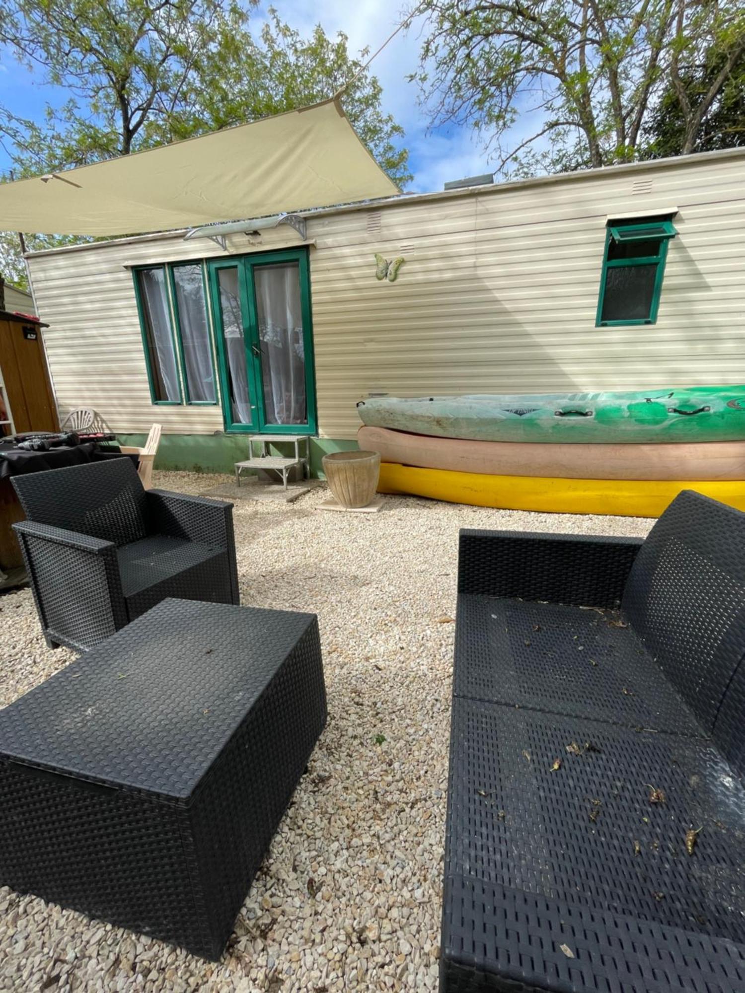 Camping Des Acacias Saint-Paulet-de-Caisson Bagian luar foto